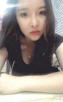 妹子漂亮，犯二都这么可爱QQ表情gif搞笑图片