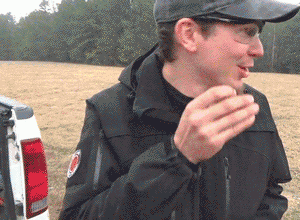 战场上做烤肉的简便方法QQ表情gif搞笑图片