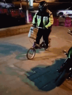 有一颗骑士翘头的心，却没有骑士翘头的命QQ表情gif搞笑图片