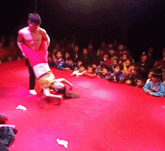 感觉这是故意的QQ表情gif搞笑图片