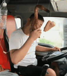 现在的大货司机配置都这么高了吗？QQ表情gif搞笑图片