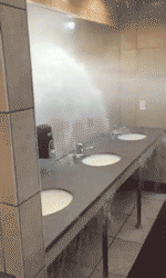 小便池的怒火QQ表情gif搞笑图片