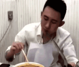 听说你下面给我吃？QQ表情gif搞笑图片