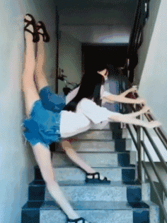 考虑过墙的感受吗QQ表情gif搞笑图片