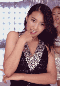 这是什么舞，要一边跳一边咬手指QQ表情gif搞笑图片