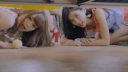 别躲床底下面了QQ表情gif搞笑图片