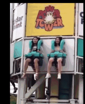 双脚离地谁都会尖叫QQ表情gif搞笑图片