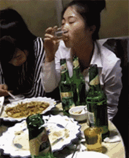 一杯倒没毛病QQ表情gif搞笑图片