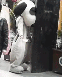 高冷发广告，爱要不要QQ表情gif搞笑图片