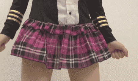 这裙子什么牌子的？QQ表情gif搞笑图片