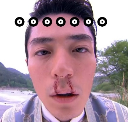 流鼻血。。。爱斗图gif搞笑图片