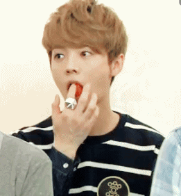 好吃哦爱斗图gif搞笑图片