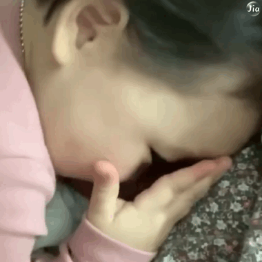 黄夏温haon偷看爱斗图gif搞笑图片