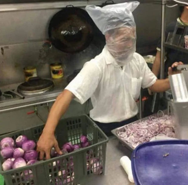 防止洋葱熏眼睛技能搞笑图吧gif搞笑图片