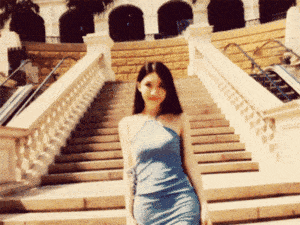 美女玩魔力转圈圈么搞笑图吧gif搞笑图片