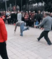 俩大爷花样跳绳招式不错噢搞笑图吧gif搞笑图片