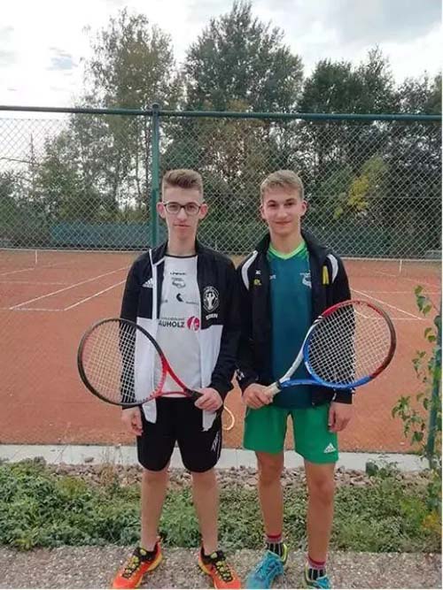 求大神把俺俩兄弟，P成穿同样的衣服搞笑图吧gif搞笑图片