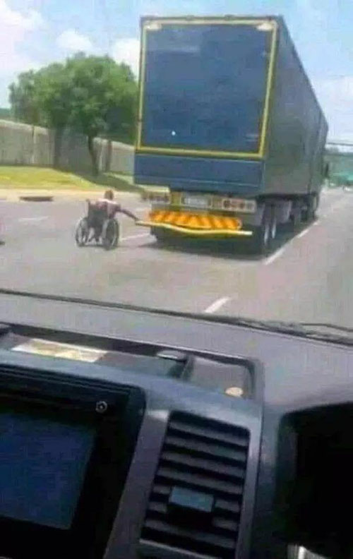 这为了省点力，风险也是挺大的搞笑图吧gif搞笑图片