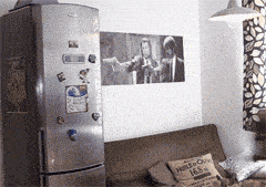 藏冰箱里玩，这可把男友吓坏了搞笑图吧gif搞笑图片