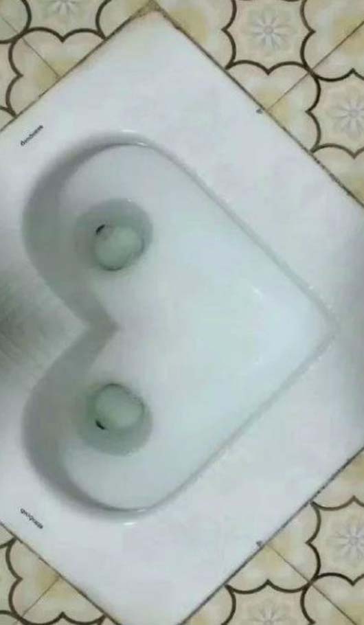 情侣便池，你值得拥有搞笑图吧gif搞笑图片