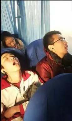 车上睡着了，求大神P的搞笑的样子搞笑图吧gif搞笑图片