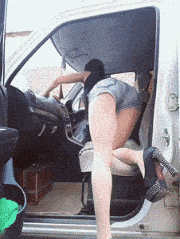 老婆把车擦得可干净了！搞笑图吧gif搞笑图片