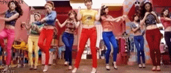 一起开心的跳起舞儿来搞笑图吧gif搞笑图片