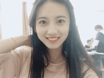 漂亮女同学秀自拍搞笑图吧gif搞笑图片