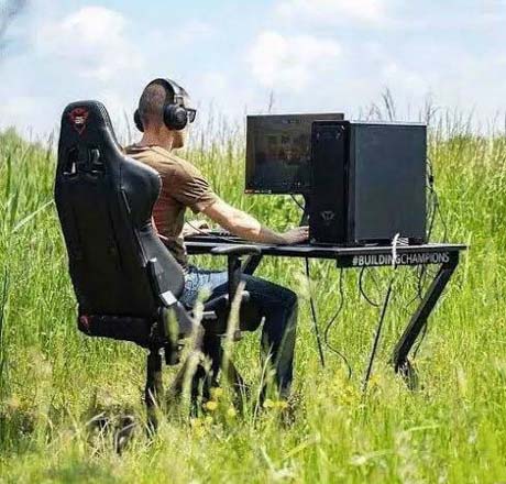 别老宅在家里，出去晒晒太阳搞笑图吧gif搞笑图片