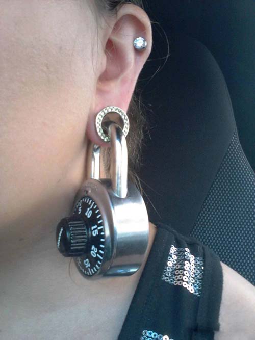 防盗功能的密码耳环……搞笑图吧gif搞笑图片