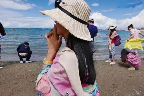 求大神把后面的哪两个女的P走搞笑图吧gif搞笑图片