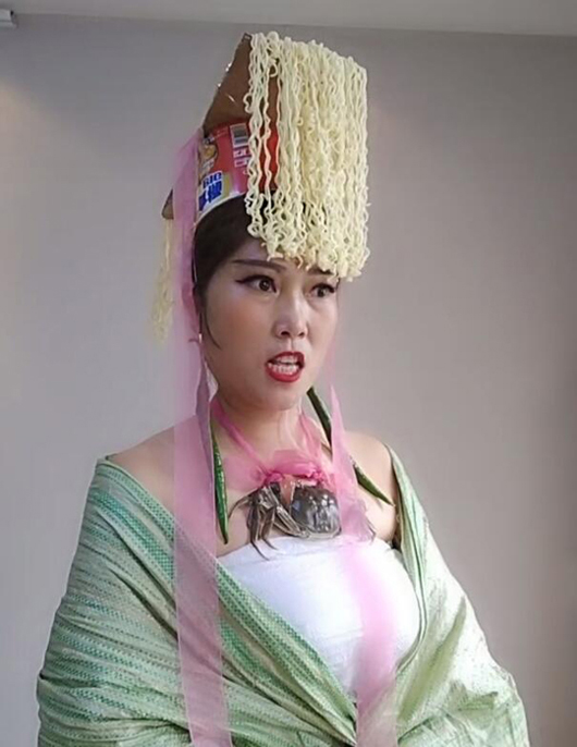 这是要一桶天下的感觉搞笑图吧gif搞笑图片