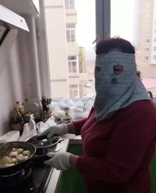 老妈的防溅油，新妙招搞笑图吧gif搞笑图片