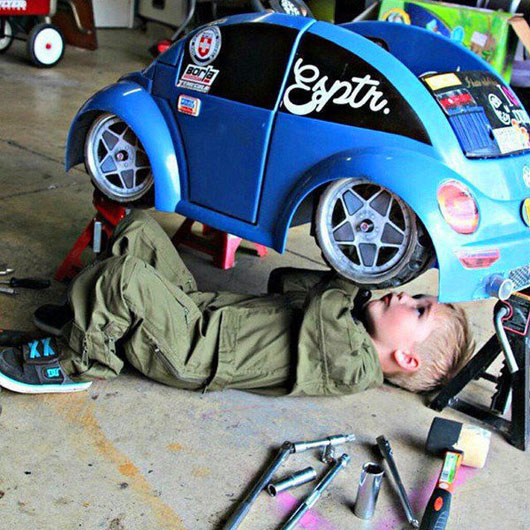 小孩子修车的霸气图片,厉害了小朋友搞笑图吧gif搞笑图片