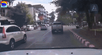 跟着感觉走，紧抓住梦的手——不对，这可能是跟着导航走了~搞笑图吧gif搞笑图片