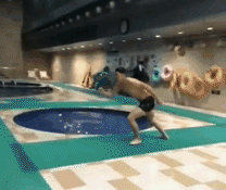 最坑人损友搞笑图吧gif搞笑图片