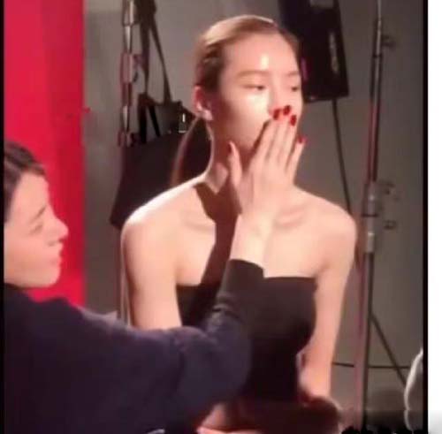 原来模特们还有专职的手模搞笑图吧gif搞笑图片