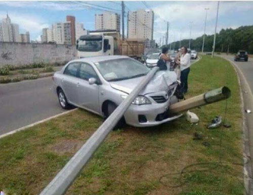 汽车也有了它的想法 想抽支雪茄搞笑图吧gif搞笑图片