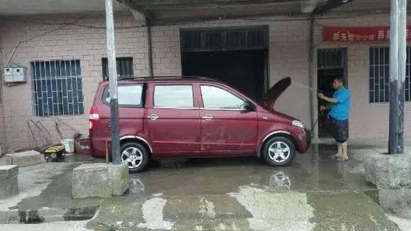 求大神把车子P成其他的东东，恶搞车辆,越搞笑越好！搞笑图吧gif搞笑图片