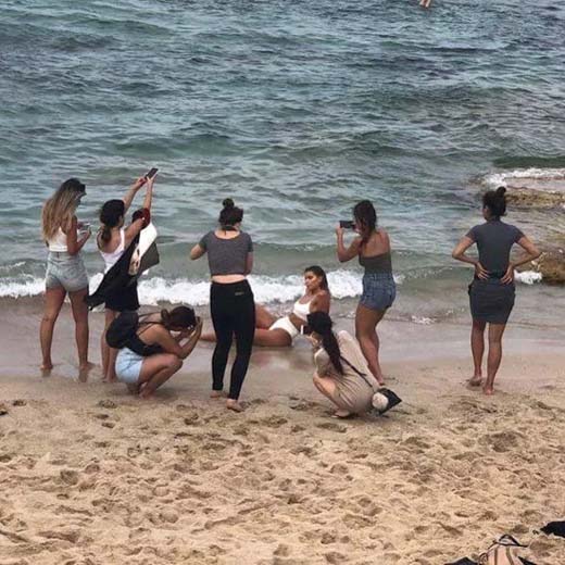 搞笑拍照大师，这个角度拍出来不错哟！搞笑图吧gif搞笑图片