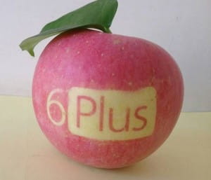 回家给老婆的惊喜，买个苹果6送老婆搞笑图吧gif搞笑图片