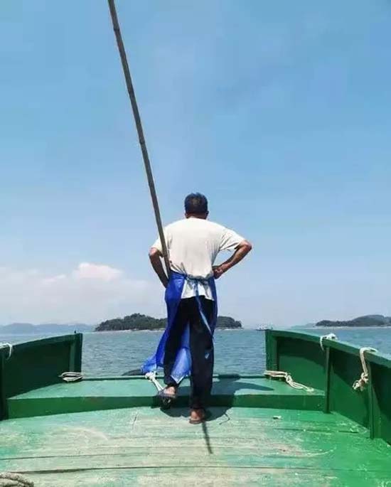 捕鱼很久没有收货了，求大神P个大大的惊喜搞笑图吧gif搞笑图片