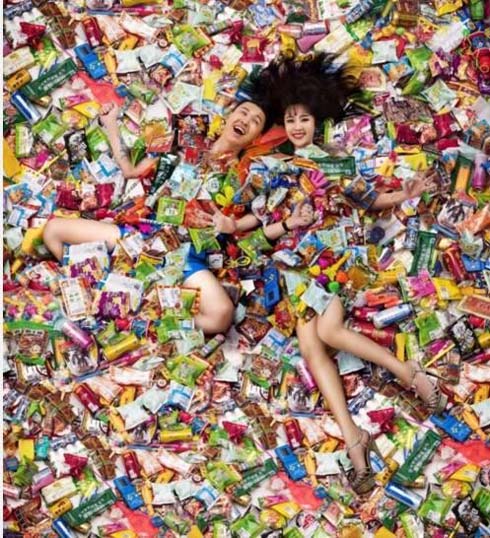 俩情侣吃不完的零食...搞笑图吧gif搞笑图片