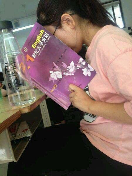 求大神帮我同学的书换成另外的书，最好是故事类的书搞笑图吧gif搞笑图片