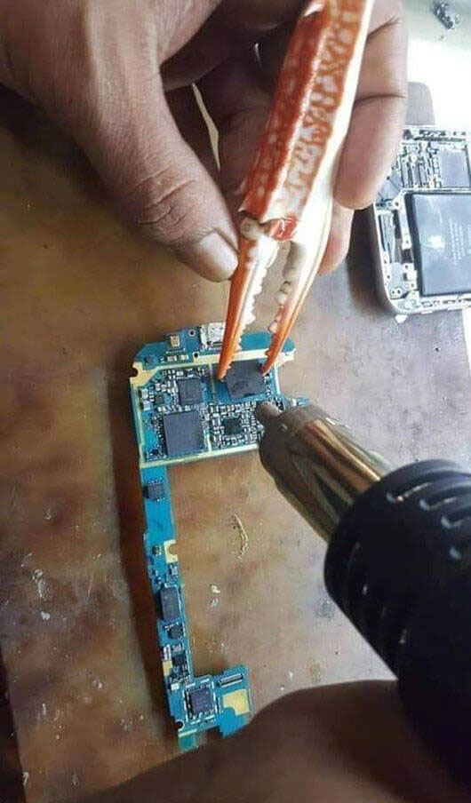 师傅你的维修钳子挺不错的哦搞笑图吧gif搞笑图片