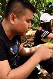 吃的什么，吃得很爽的样子搞笑图吧gif搞笑图片