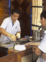 老板，你把我的冰激凌绕掉啦搞笑图吧gif搞笑图片