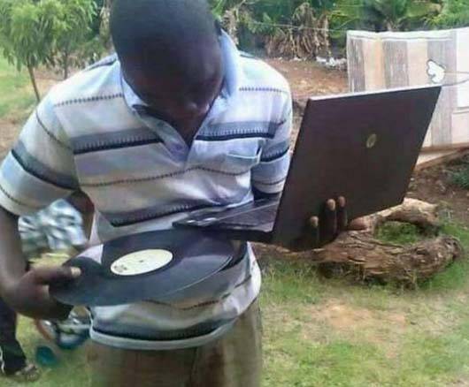 咦，这块光盘有点大搞笑图吧gif搞笑图片