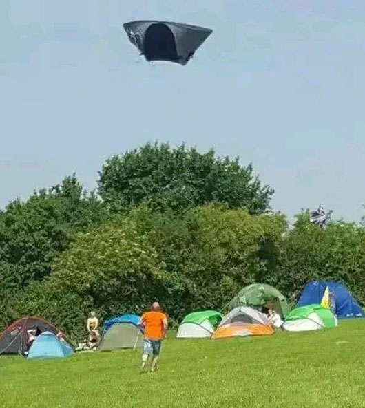 别跑，那是我的帐篷搞笑图吧gif搞笑图片