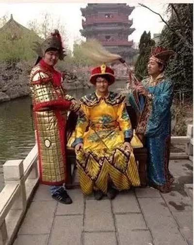 求大神帮我p几个漂亮的宫女搞笑图吧gif搞笑图片